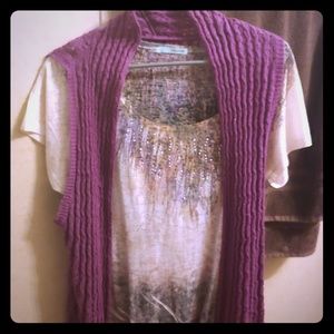 Maurices short sleeve top & long vest.